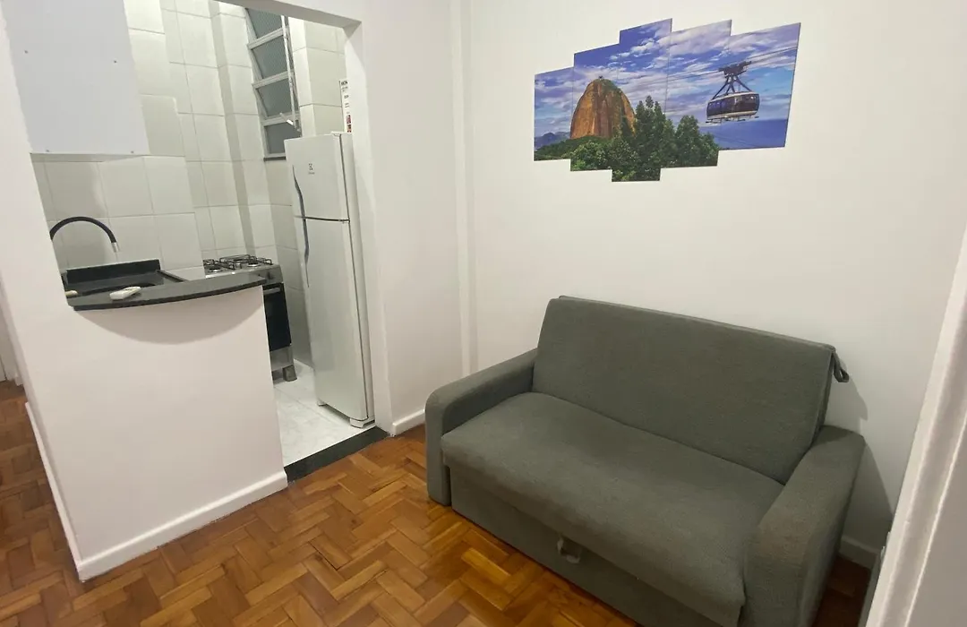 Apartamento completo na Praia de Copacabana , novinho , wifi, ar condicionado, netflix, FRENTE EM ANDAR ALTO, pauloangerami MVC15-1