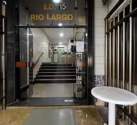 Apartamento completo na Praia de Copacabana , novinho , wifi, ar condicionado, netflix, FRENTE EM ANDAR ALTO, pauloangerami MVC15-2